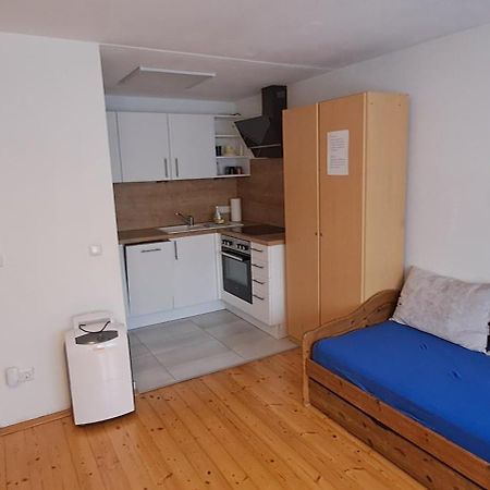 Helle Souterrainwohnung Naehe Flughafen, Landshut Und Muenchen 1 Bis 5 Personen Bruckberg Экстерьер фото