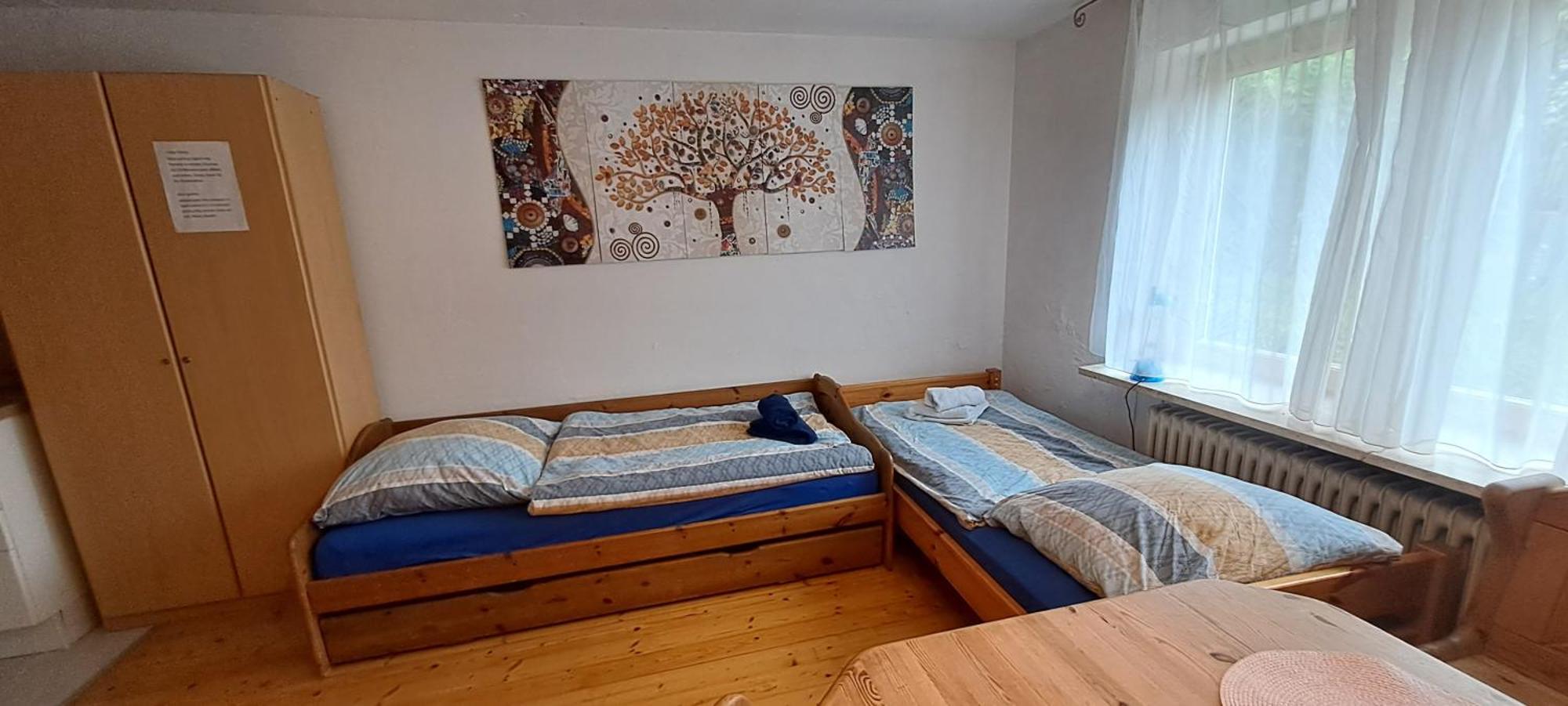 Helle Souterrainwohnung Naehe Flughafen, Landshut Und Muenchen 1 Bis 5 Personen Bruckberg Экстерьер фото