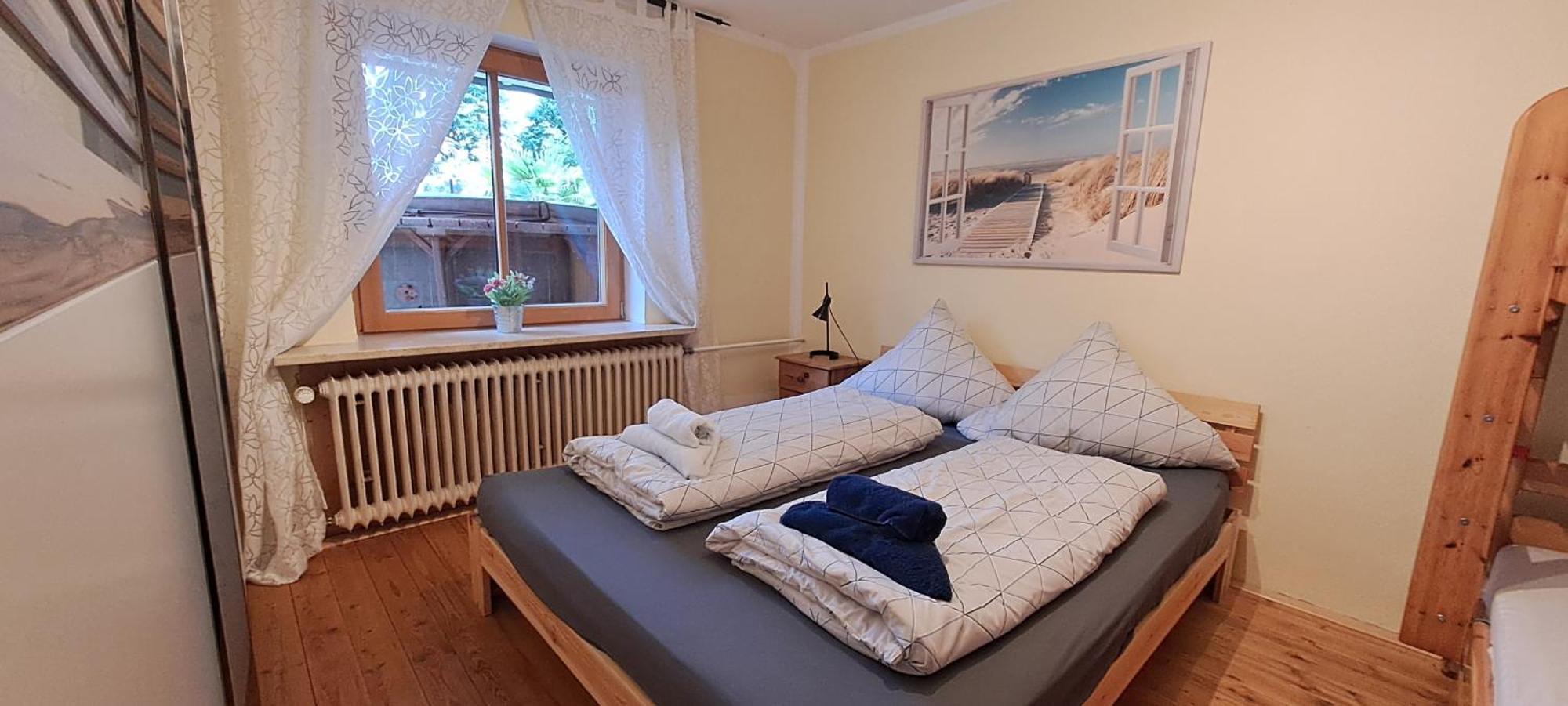Helle Souterrainwohnung Naehe Flughafen, Landshut Und Muenchen 1 Bis 5 Personen Bruckberg Экстерьер фото